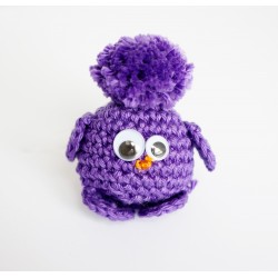 Bijou de sac piou-piou / petit oiseau violet réalisé au crochet