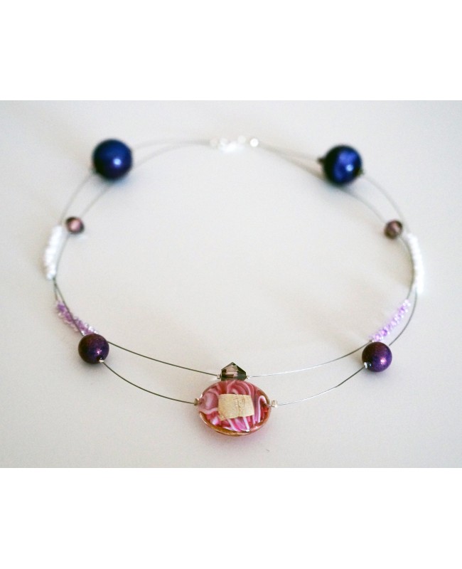 Collier rose, violet et blanc réalisé en perles de verre