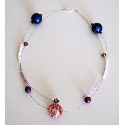 Collier rose, violet et blanc réalisé en perles de verre