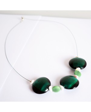 Collier mi-long vert en perles en verre Colliers mi-longs