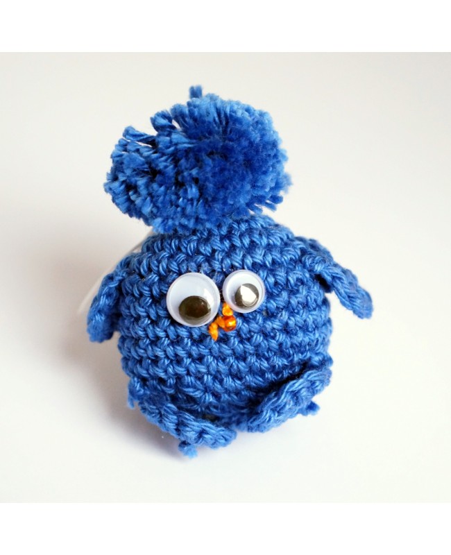 Amigurumi petit oiseau bleu foncé