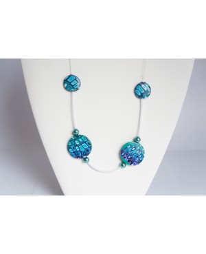Collier mi-long vert et turquoise - perles plates réalisées à la main Colliers mi-longs