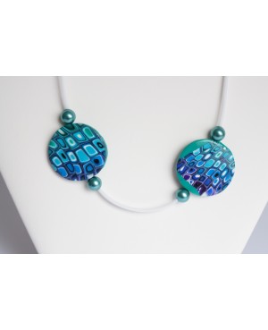 Collier mi-long vert et turquoise - perles plates réalisées à la main Colliers mi-longs
