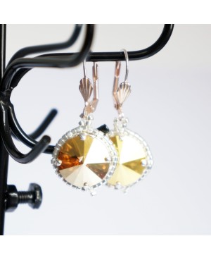 Boucles d'oreilles fantaisie dorées jaunes et argentées en cristal de Swarovski et délicas Boucles d'oreilles