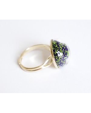 Bague en microperles vertes et violettes Bagues en microperles ou microbilles