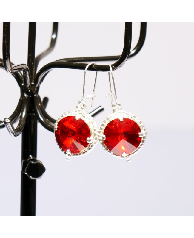 Boucles d'oreilles fantaisie rouges et argentées en cristal de Swarovski et délicas