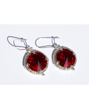 Red earings handmade with crystal beads (Swarovski) and delicas Earrings