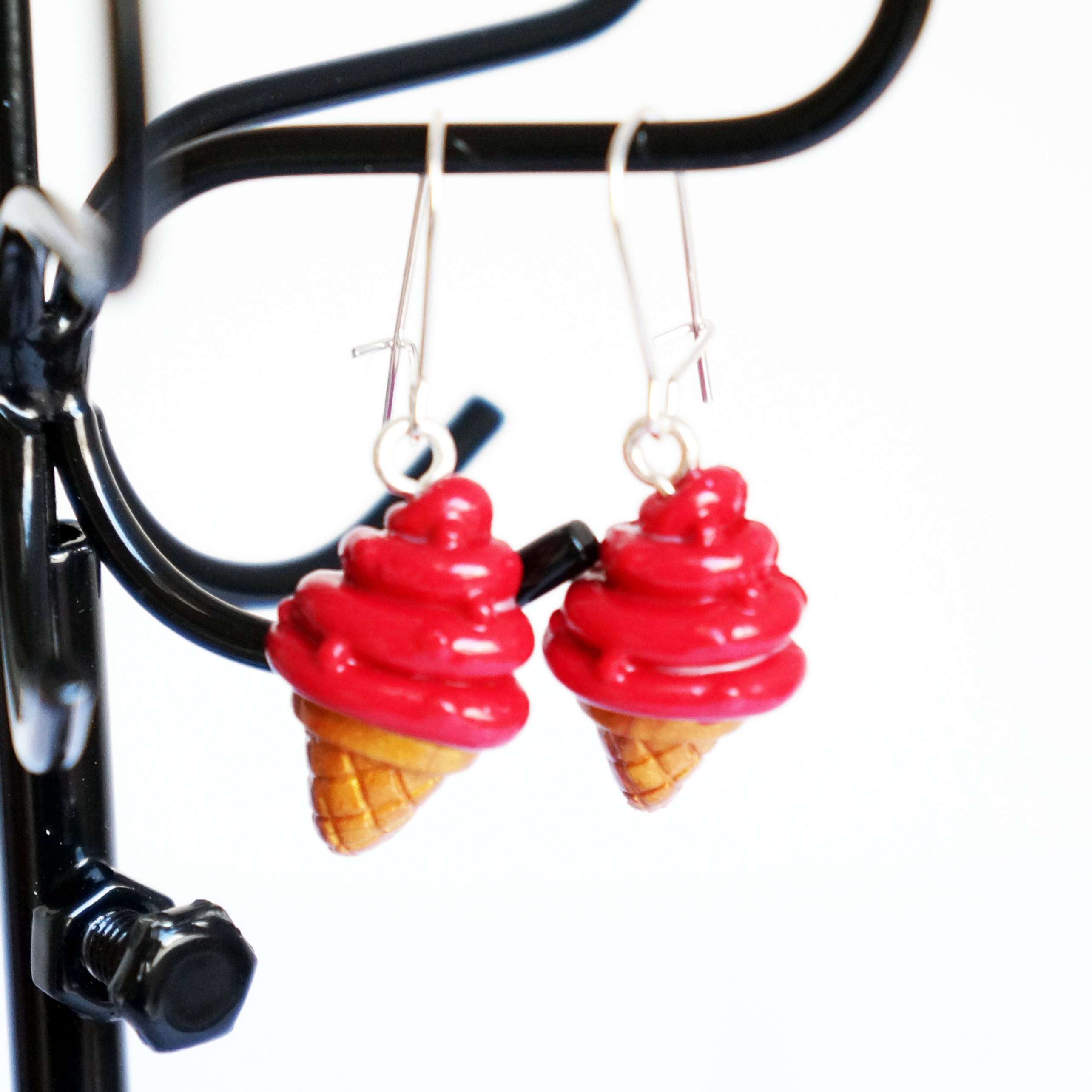 Boucles d'oreilles gourmandes de glace à la fraise Les Bi...
