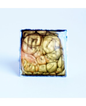 Bague carrée kaki et saumon en peinture Bagues en peinture et résine