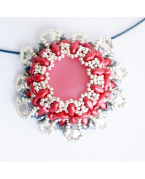 Red and silver baroque-style pendant Beaded pendants