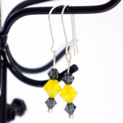 Petites boucles d'oreilles jaunes et grises en cristal de Swarovski