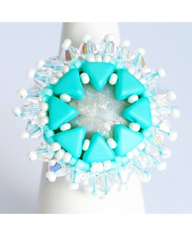 Bague turquoise et blanche entièrement créée à la main