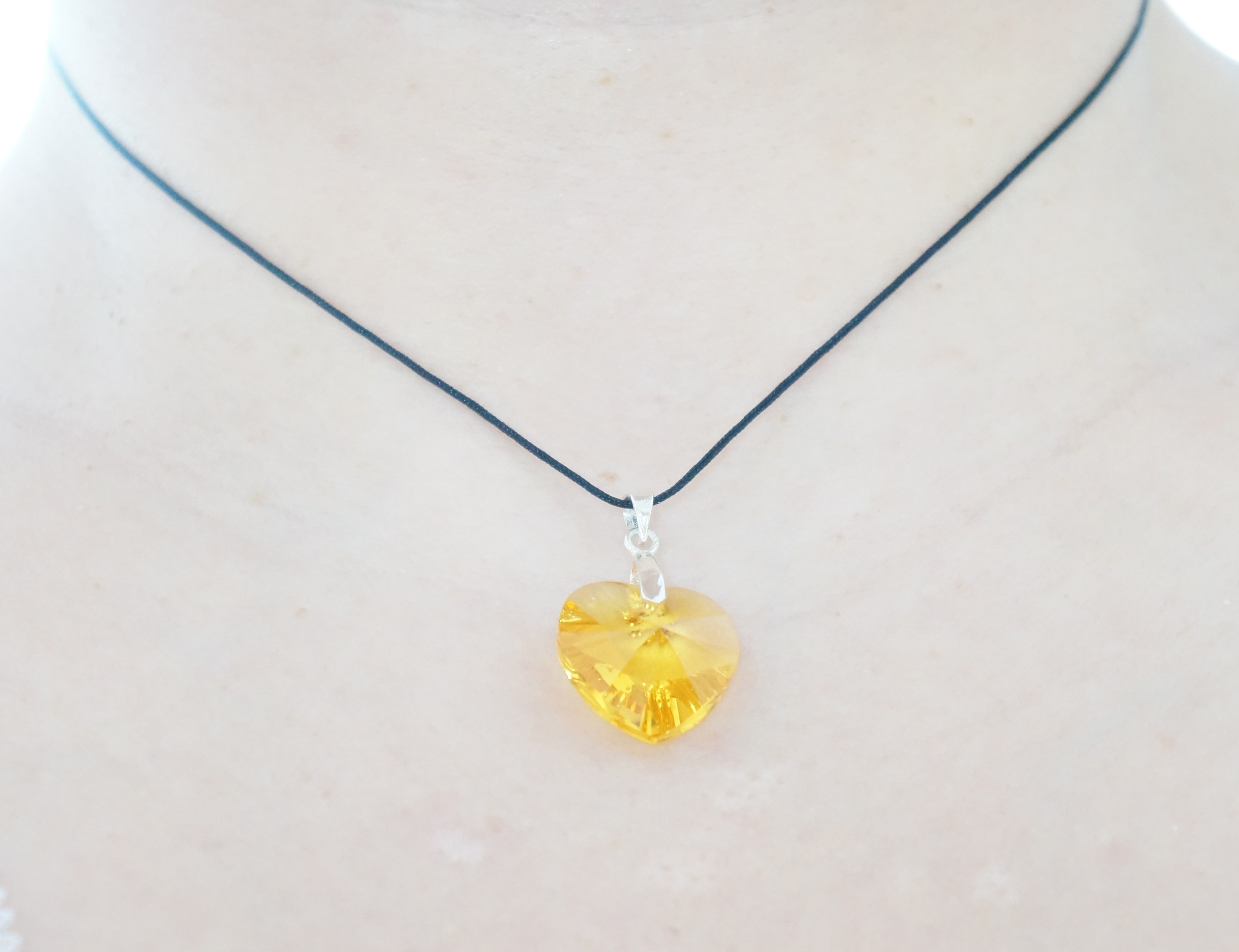 Pendentif coeur jaune en cristal de Swarovski - Les Bijoux du NIbou