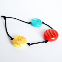 Bracelet multicolore avec perles réalisées à la main
