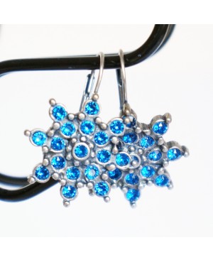 Boucles d'oreilles étoiles ou fleurs bleues Boucles d'oreilles en perles et cristal