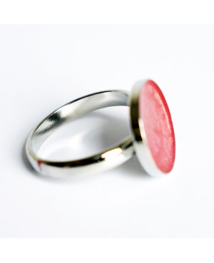 Small red ring with whirlpool effect Painted resin rings