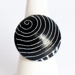 Black ring with white circles