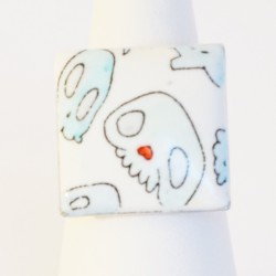 Square ring with blue skulls