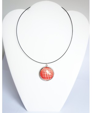 Red polka dot pendants Pendants mounted on metallic supports