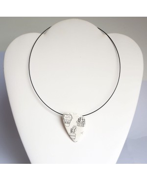 Pendentif noir et blanc cactus Pendentifs en pâte polymère