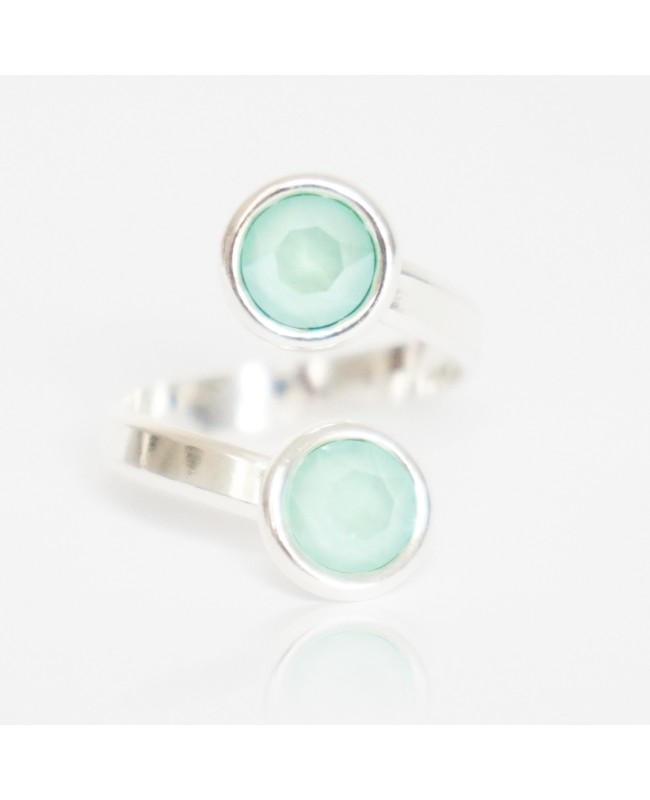 Bague en argent avec 2 cristaux verts