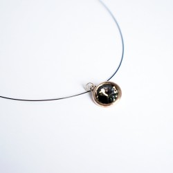 Petit pendentif rond noir en cristal de Swarovski