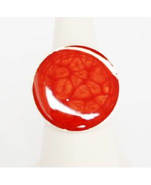 Large red ring with a scale effect Painted resin rings
