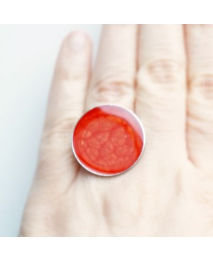 Large red ring with a scale effect Painted resin rings