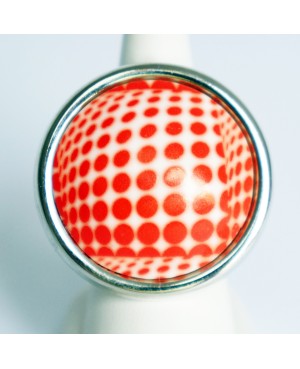 Bague blanche avec des pois rouges Bagues gourmandes et en pâte polymère