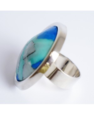 Grande bague bleue, verte et blanche Bagues gourmandes et en pâte polymère