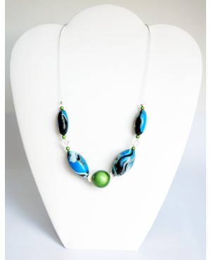 Collier ras-le-cou bleu, vert, blanc et noir Colliers ras-le-cou