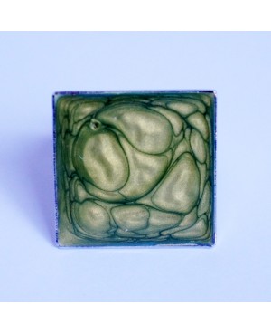 Bague verte carrée effet "écailles" Bagues en peinture et résine