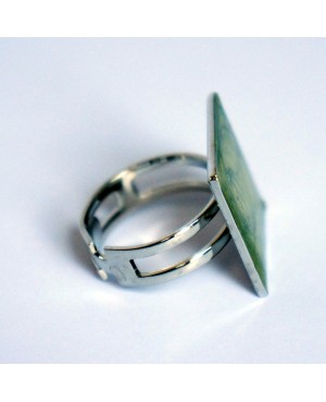 Square, green ring with “scale” effect Painted resin rings
