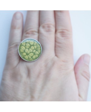 Bague ronde avec des écailles vertes Bagues en peinture et résine