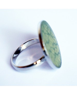 Round ring with green scales Painted resin rings