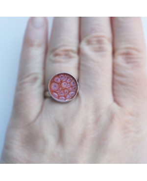 Little, round and pink ring with scale effect Painted resin rings