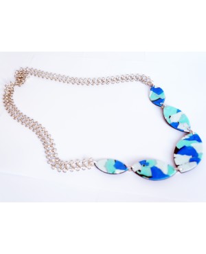 Long collier bleu, turquoise et blanc Sautoirs ou colliers longs
