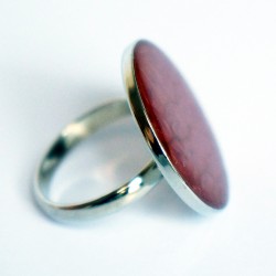 Round old rose ring with "cellular" effect