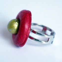 Round red and yellow ring