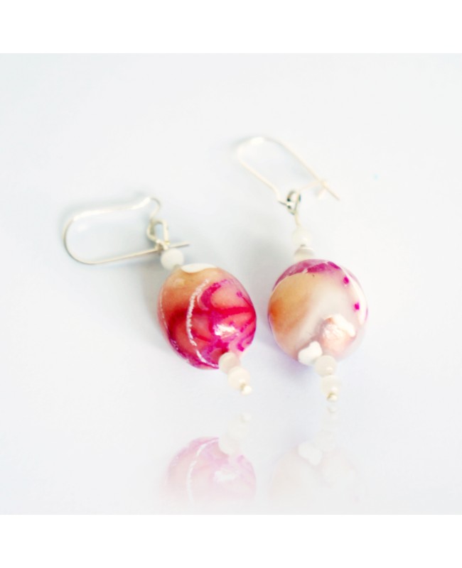 Boucles d'oreilles roses, beiges et blanches