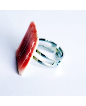 Bague carrée rose avec des lignes blanches Bagues gourmandes et en pâte polymère