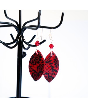 Boucles d'oreilles dentelle rouge et noire Boucles d'oreilles artisanales (fait-main)