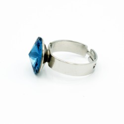 Dark blue solitaire ring