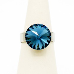 Dark blue solitaire ring