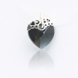Petit pendentif coeur noir avec fil en nylon