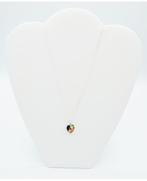 Pendentif coeur vert avec des reflets multicolores Pendentifs coeur