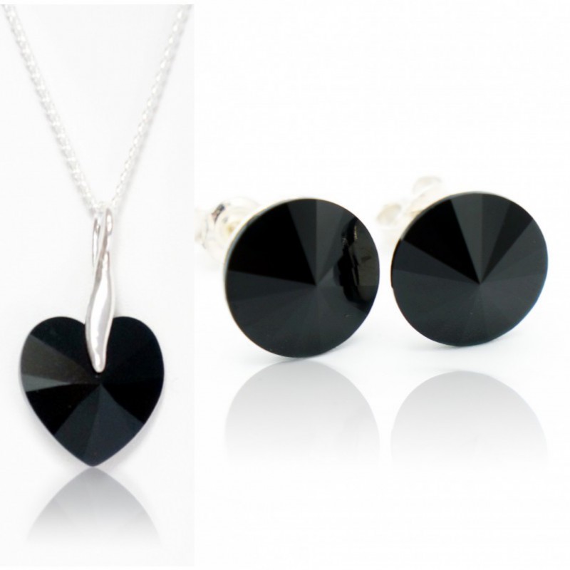 Heart-shaped necklace and black earrings