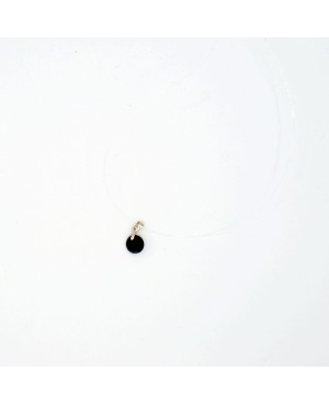 Très petit pendentif discret, rond et noir avec son cordon nylon transparent Colliers ras-le-cou