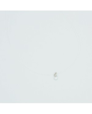 Très petit pendentif discret, rond et transparent avec son cordon nylon transparent Pendentifs en perles et cristal