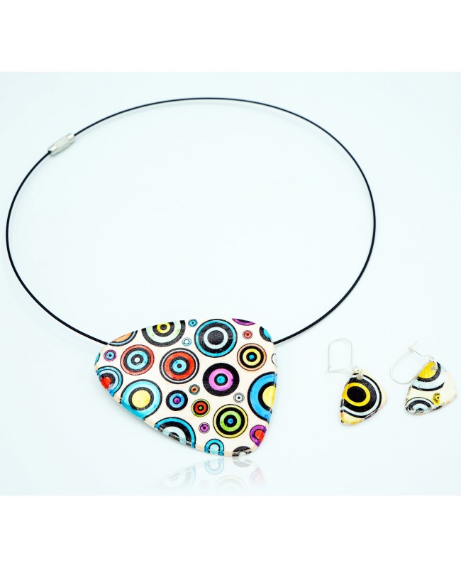 Fancy set: multicolored circle necklace and earrings.